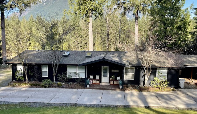 Rivers Edge ~ Riverfront, Acreage and Views