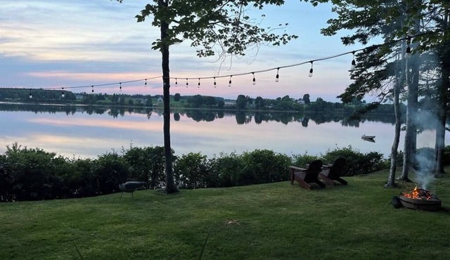 Rivers End Cottage-Golf, Pool, Restaurant and Bar within walking distance