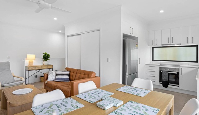 Riverside 3-Bed Home with Study Nook and BBQ