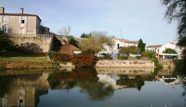 Riverside 4 bedroom House in a stunning village, close to miles of beaches