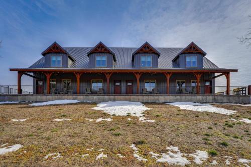 Riverside 4-Unit Combo w/Grills & Views in Galena