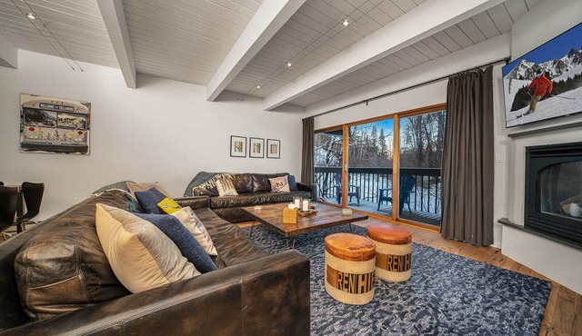 Riverside C03 A Mountain Forest Hideaway - 2 Bedrooms, 2 Bathrooms, Sleeps 6