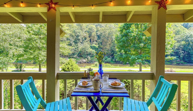 Riverside Cabin Near West Jefferson!
