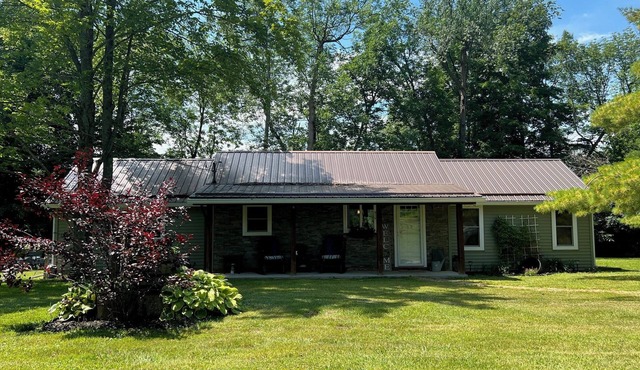 Riverside cabin with excellent kayaking and fishing