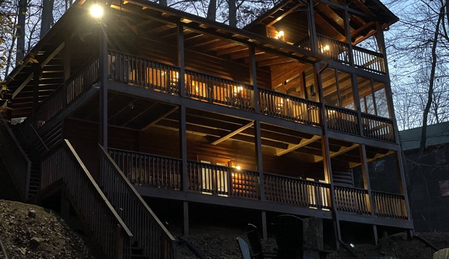 Riverside Cabin with Gameroom, Deer, & Fishing.
