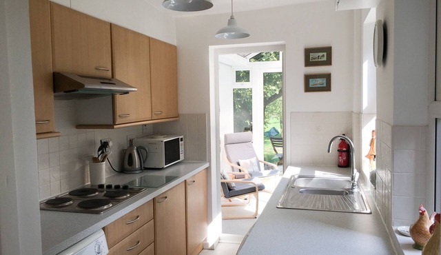 Riverside Cottage - A cosy home near Winchester