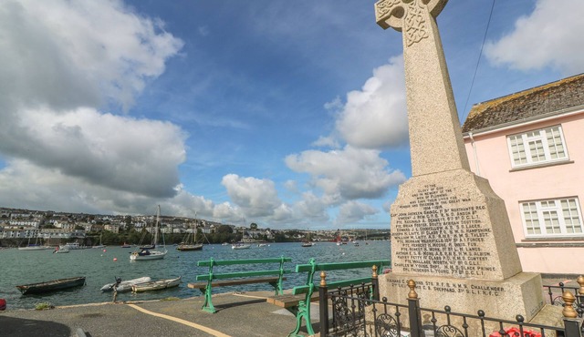 RIVERSIDE COTTAGE, family friendly, with a garden in Flushing