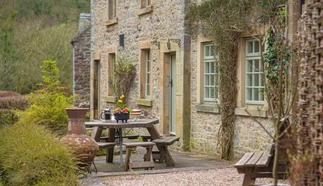 Riverside Cottage Alstonefield Peak District