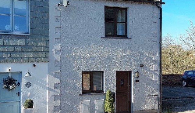RIVERSIDE COTTAGE in Whitehaven