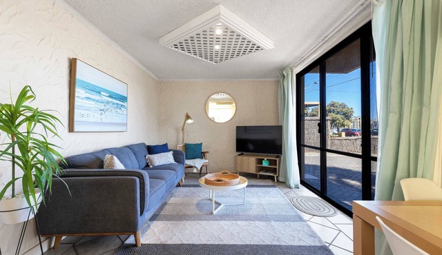 Riverside Courtyard Glenelg North | Pets Welcome