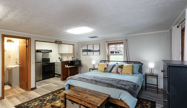 Riverside De Luxe*WiFi*Steps to the River