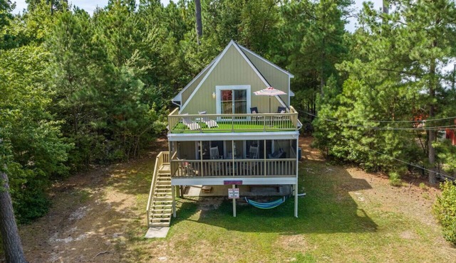 Riverside Dreams -golfcart-views-screened porch-