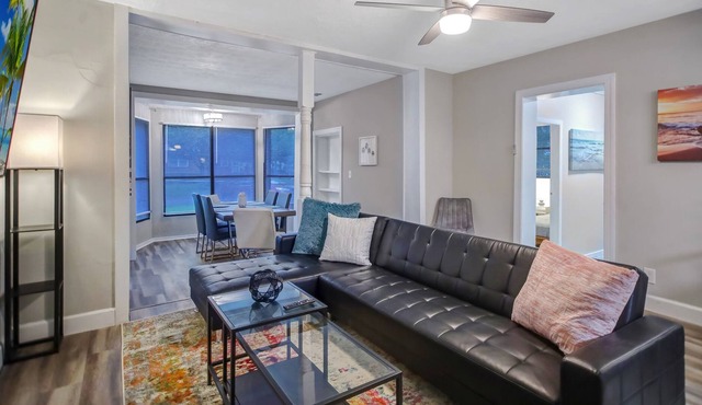 Riverside Family House - sleeps 12 - Gameroom