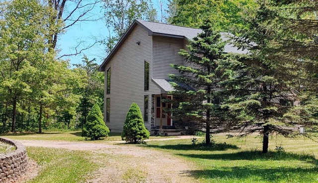 Riverside/Fishing/Arcade/Pool Table/Disk Golf/Fire Pit/Basketball/Pets/WiFi/UTV