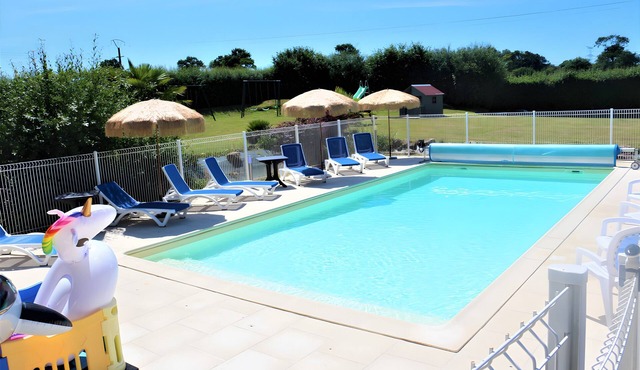 Riverside Gîte – La Mare Chappey, Family-Friendly, Heated Pool