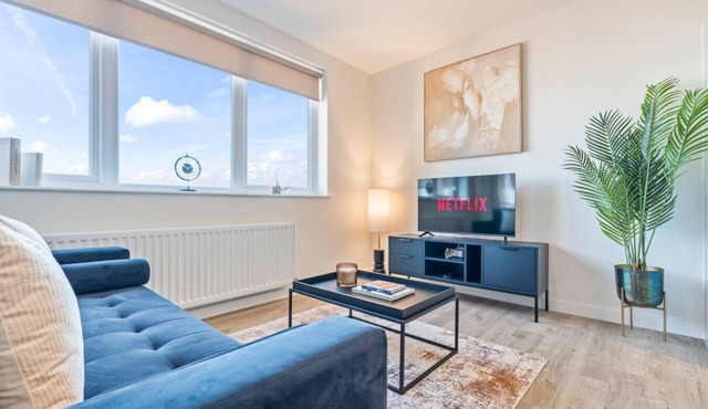 Riverside Retreat | Free Parking | 2BR | Station