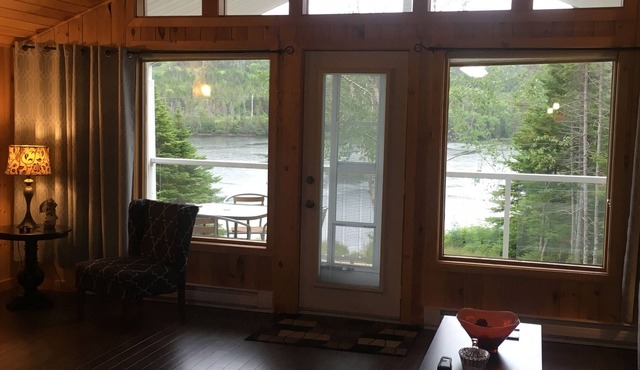 Riverside Haven- Just 50 minutes from St. John's Airport.