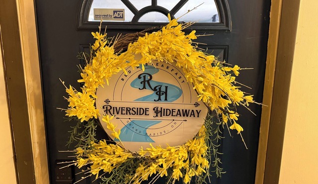 Riverside Hideaway, 880sf, 1 bedroom, 2nd story, apartment