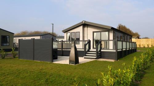 Riverside Holiday Park