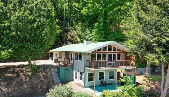 Riverside Home with game room