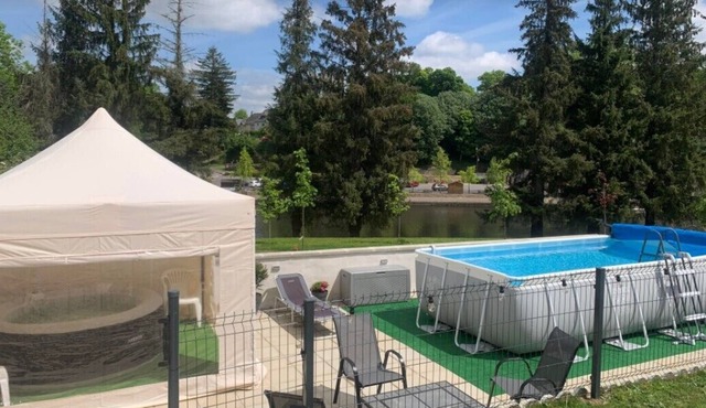 Riverside house with heated outdoor pool, jacuzzi and chateau views