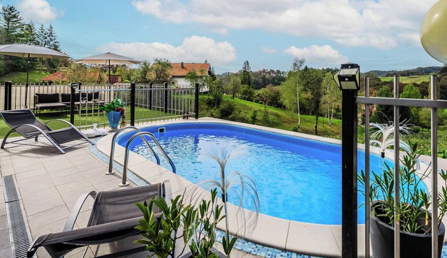 Riverside House with Pool and Hot Tub, Karlovac, Croatia