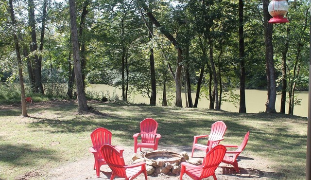 Riverside Landing right on the Mountain Fork River! Kayaks INCLUDED!