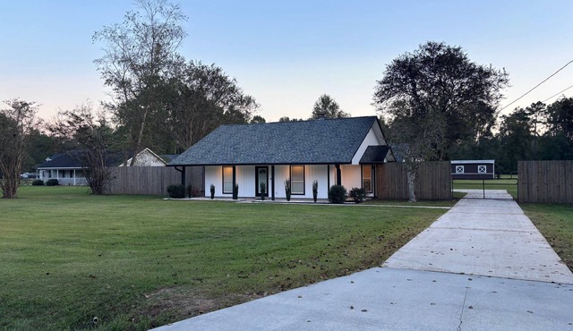 Riverside Lane Retreat