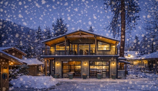 Riverside Loft Suite - Perfect Remote Retreat