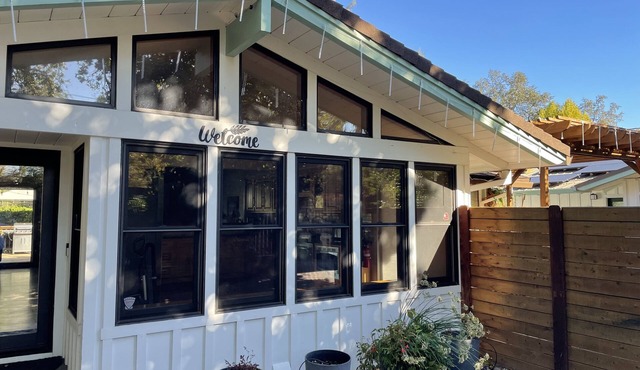 Riverside Luxury Estate, Perfect for Fishing Excursions-Family Reunions-saltPool