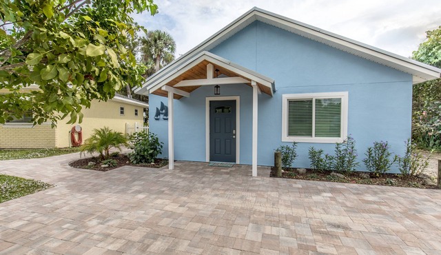 Riverside Luxury Retreat - Pelican Landing