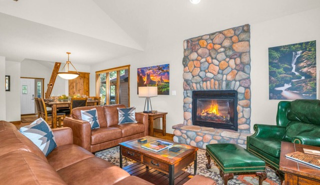 Riverside Luxury RMNP Townhome