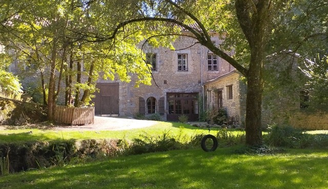 Riverside Mill in walking distance of village with Restaurant / Bar & Bakery