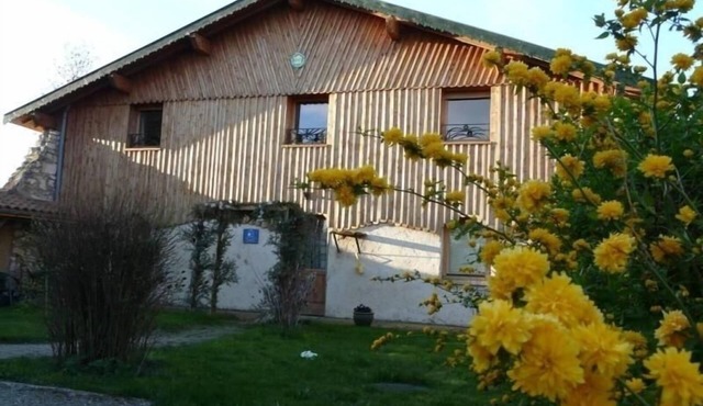 Riverside Mill: Renovated Historic Retreat in Lorraine Nature Park