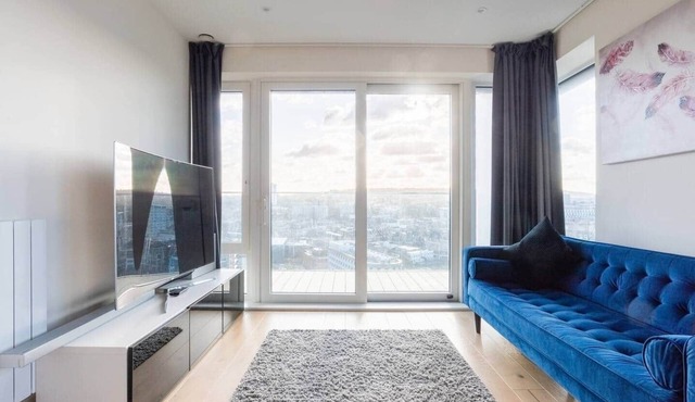 Riverside Penthouse | 2BR | 2BA ensuite | 6Guest