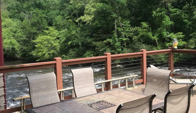 Riverside Premium Cabin