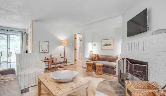 Riverside Retreat 7 at Taos East - Modern Condo on River with 360-Degree Views a