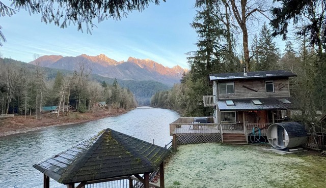 Riverside Retreat Hot Tub Sauna Yards Firepits Gazebo and Stunning Views. + Pets