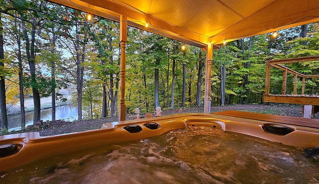 Riverside Retreat - Hot Tub, Fire Pit, River Views
