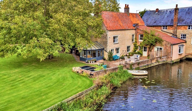 Riverside Retreat Near Beach and Nature, No Deposit