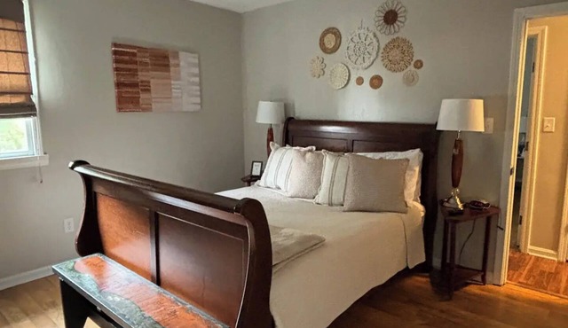 Riverside Retreat ~ One Story ~ 3bd/2ba ~ Steps to the River & Main St