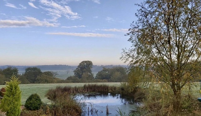 Riverside retreat over looking the stunning Waveney Valley - fishing & kayaking