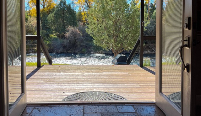 RIVERSIDE RETREAT: PET FRIENDLY: BRYCE/ZION, RAFTING, FISHING, HIKING