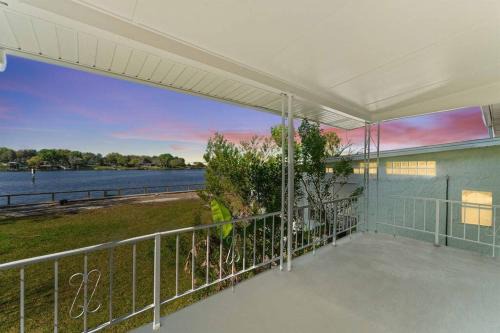 Riverside Retreat Waterfront, Fishing, Parks Music