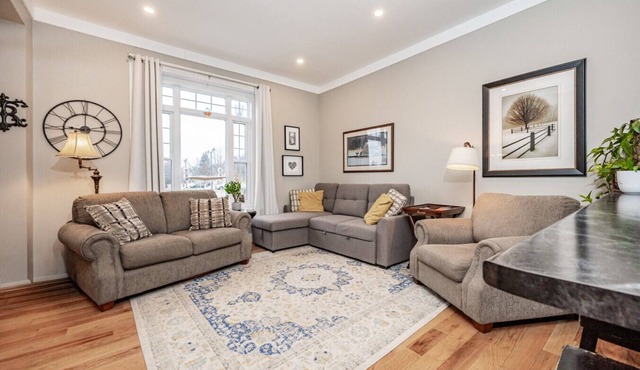Riverside Retreat with Modern Comforts in the Heart of Elora