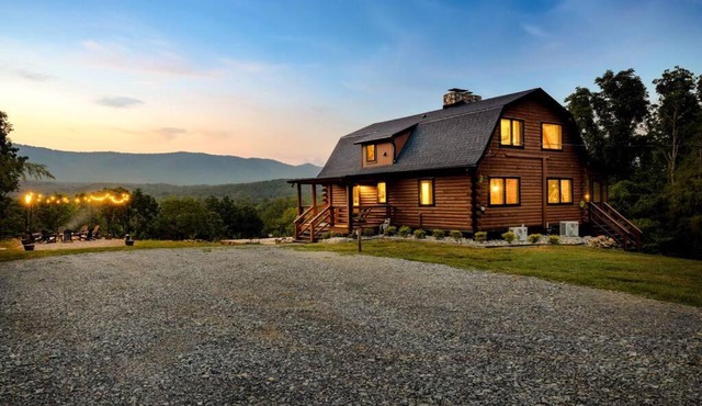 Riverside Rose Cabin: Luxe*LogCabin*MtnView*Sleeps12*Secluded*Shenandoah