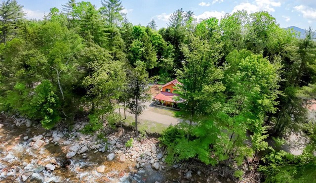 Riverside|Sauna|Hot tub|Pizza Oven|Dog-Friendly