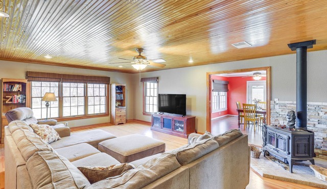 Riverside Texas Retreat w/Wraparound Porch!