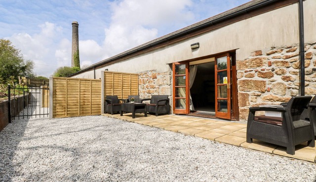 RIVERSIDE@THE WEST DRY, family friendly, with a garden in St Austell