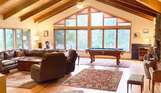 Riverside Vineyard Estate